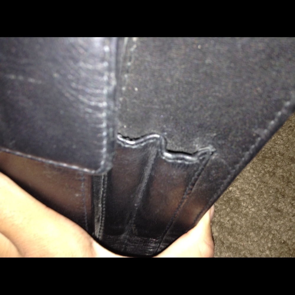 Benchmade Genuine Leather Crossbody Shoulder bag - Picture 6 of 8